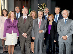 Griñán, junto a Antonio Ávila y los presidentes de los consejos sociales de la u