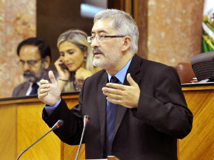  Antonio Ávila en el Parlamento.