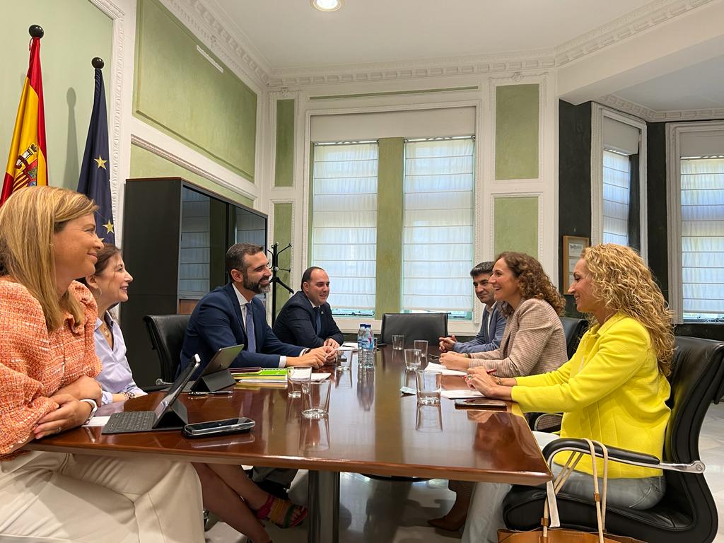 Ramón Fernández-Pacheco durante la reunión con CCOO.