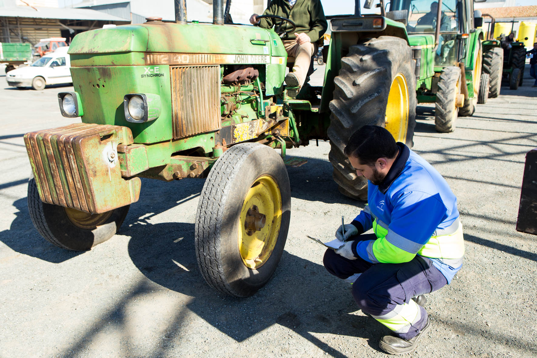 El servicio de inspección de vehículos agrícolas se refuerza con motivo de la campaña de la aceituna hasta el 30 de noviembre.