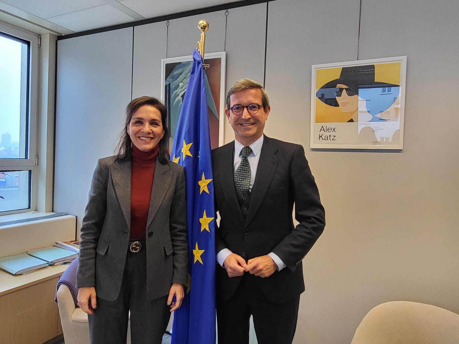 El consejero de Política Industrial y Energía, Jorge Paradela, se reúne con la directora general adjunta de Energía de la Comisión Europea, Cristina Lobillo.