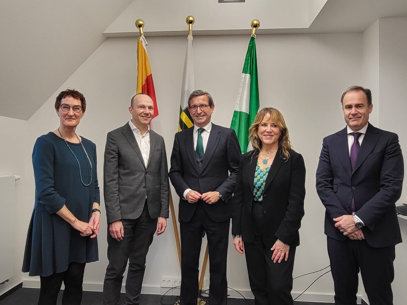 El consejero de Política Industrial y Energía, Jorge Paradela, en una reunión con el ministro de Energía de Sajonia, Wolfram Günther.