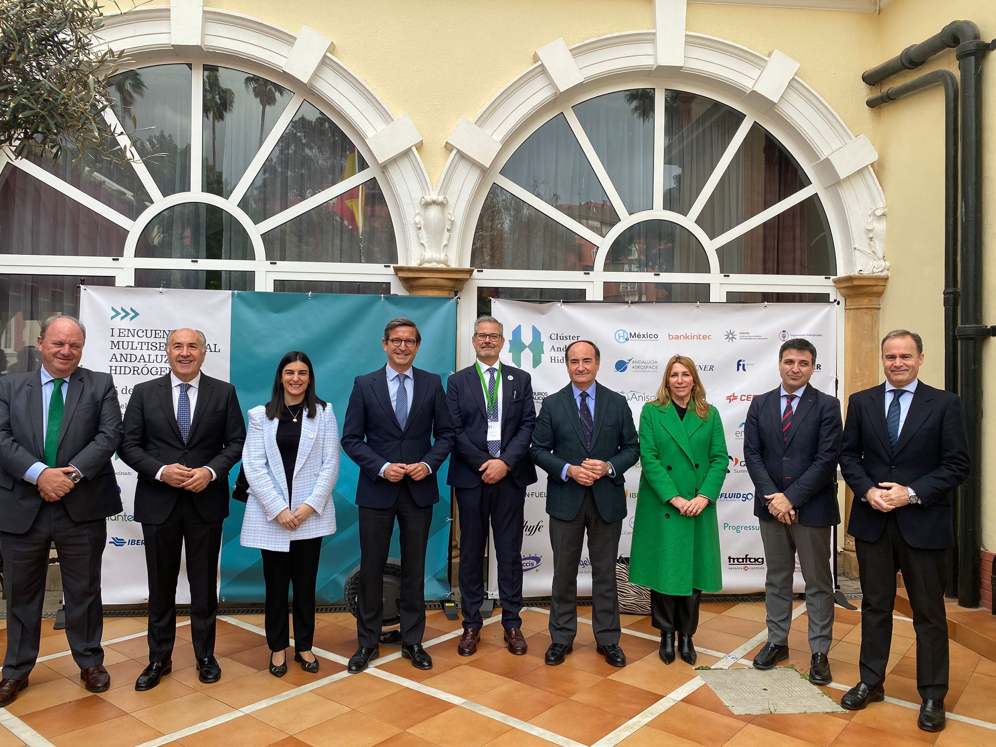 El consejero de Política Industrial y Energía, Jorge Paradela, ha inaugurado el I Encuentro multisectorial andaluz del Hidrógeno.