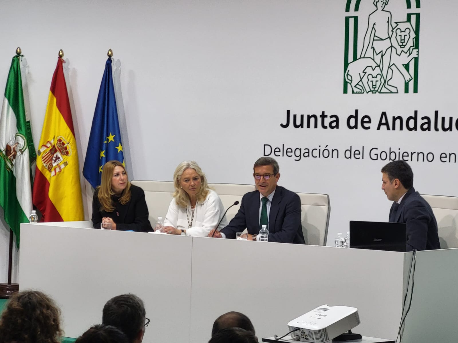 El consejero de Política Industrial y Energía, Jorge Paradela, presenta el primer catálogo de recursos industriales del sector naval en la provincia de Cádiz.