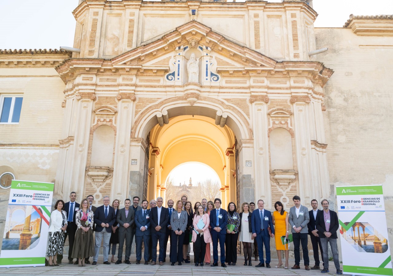 Foto de familia de la XXIII edición del Foro ADR