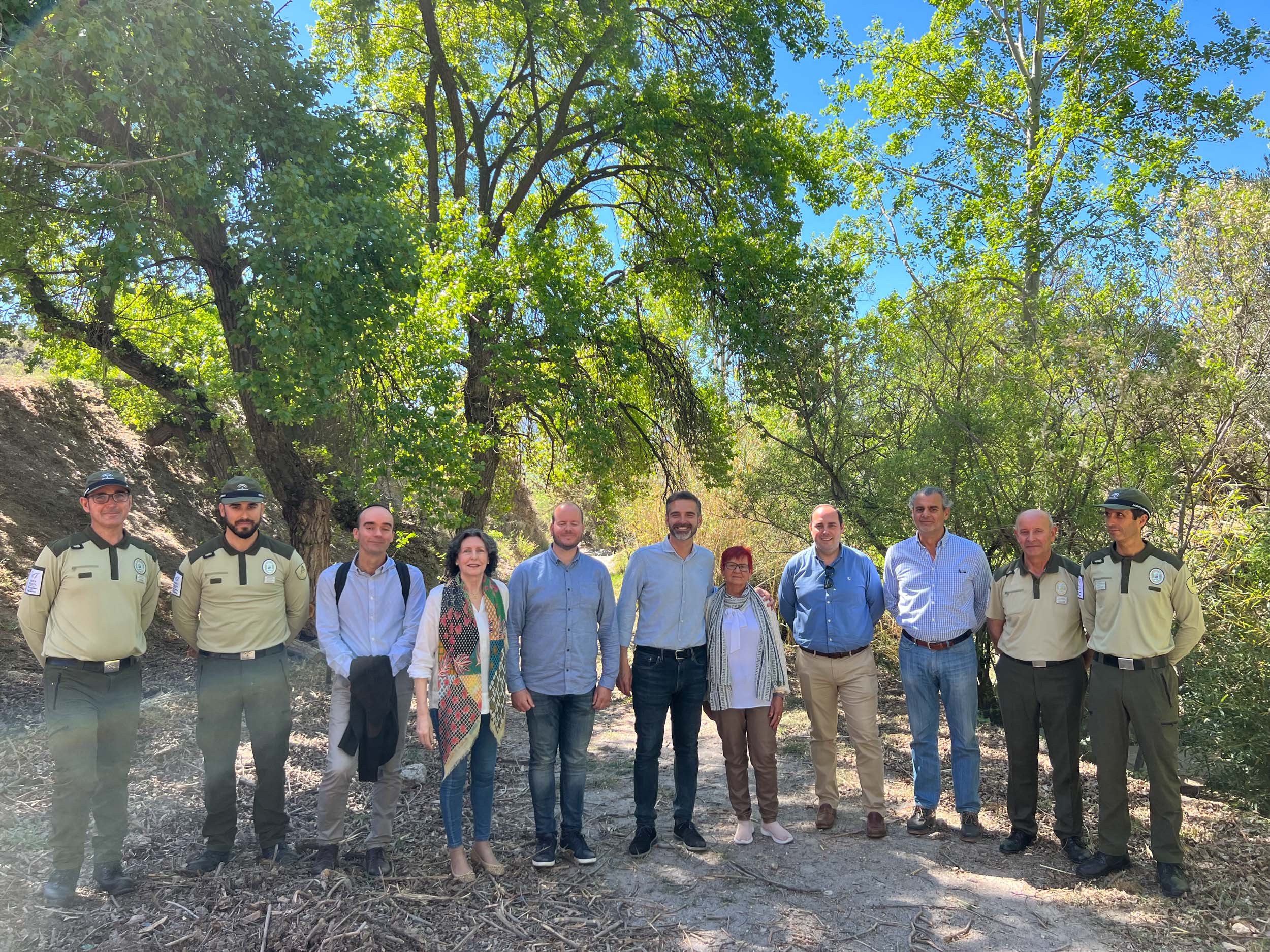 Fernández-Pacheco visita el municipio de Beires, en el espacio natural de Sierra Nevada.