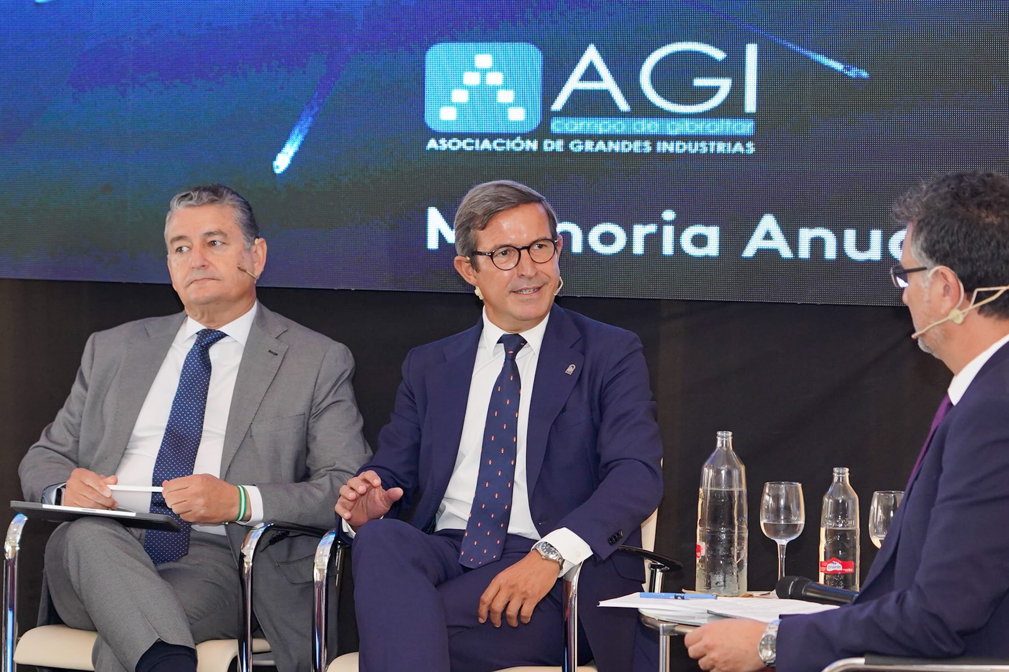 Los consejeros de Presidencia y de Industria, en la presentación de la Memoria 2022 de la AGI