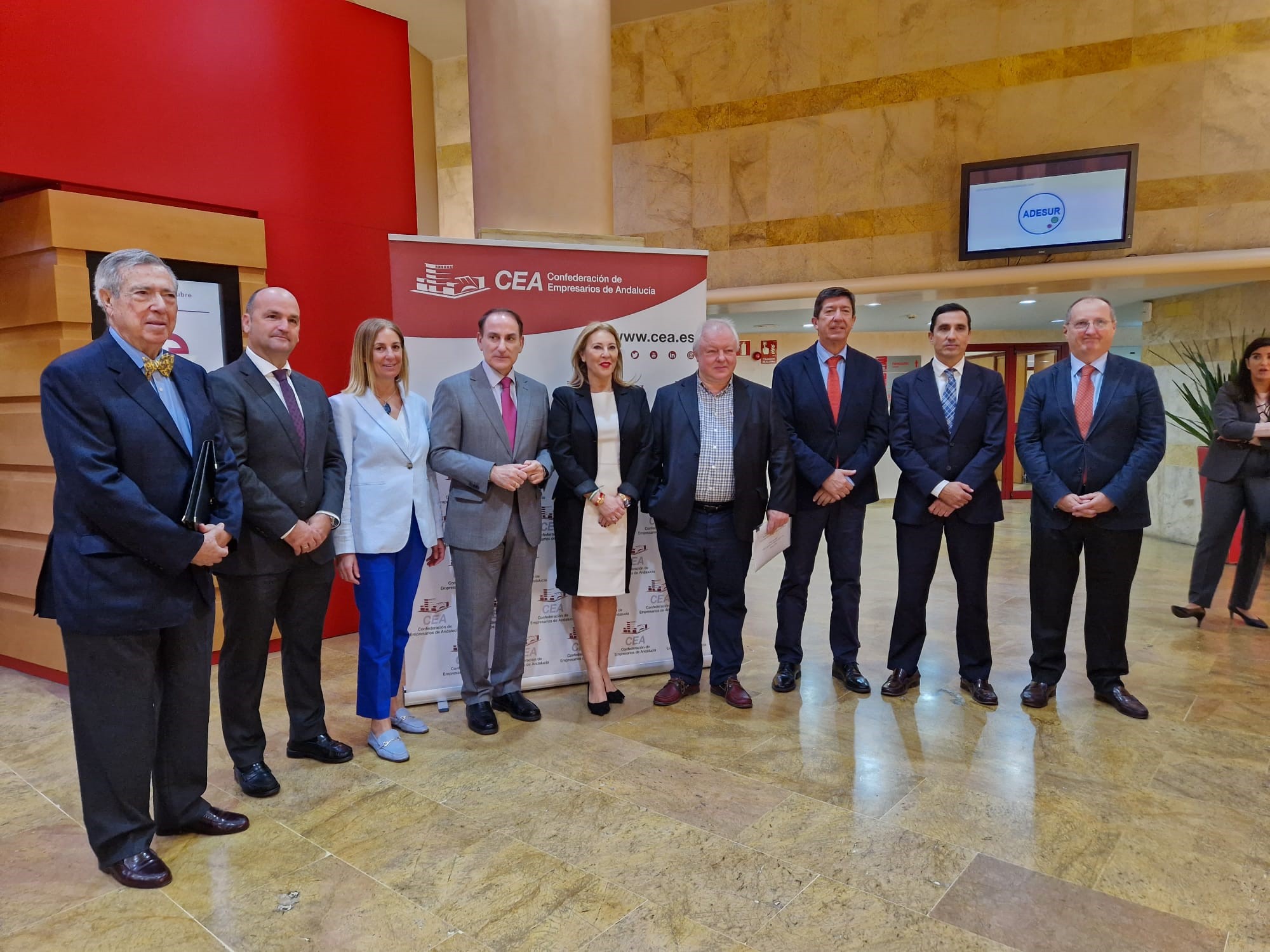 Juan Marín junto a otros participantes en la jornada "Financiación autonómica"