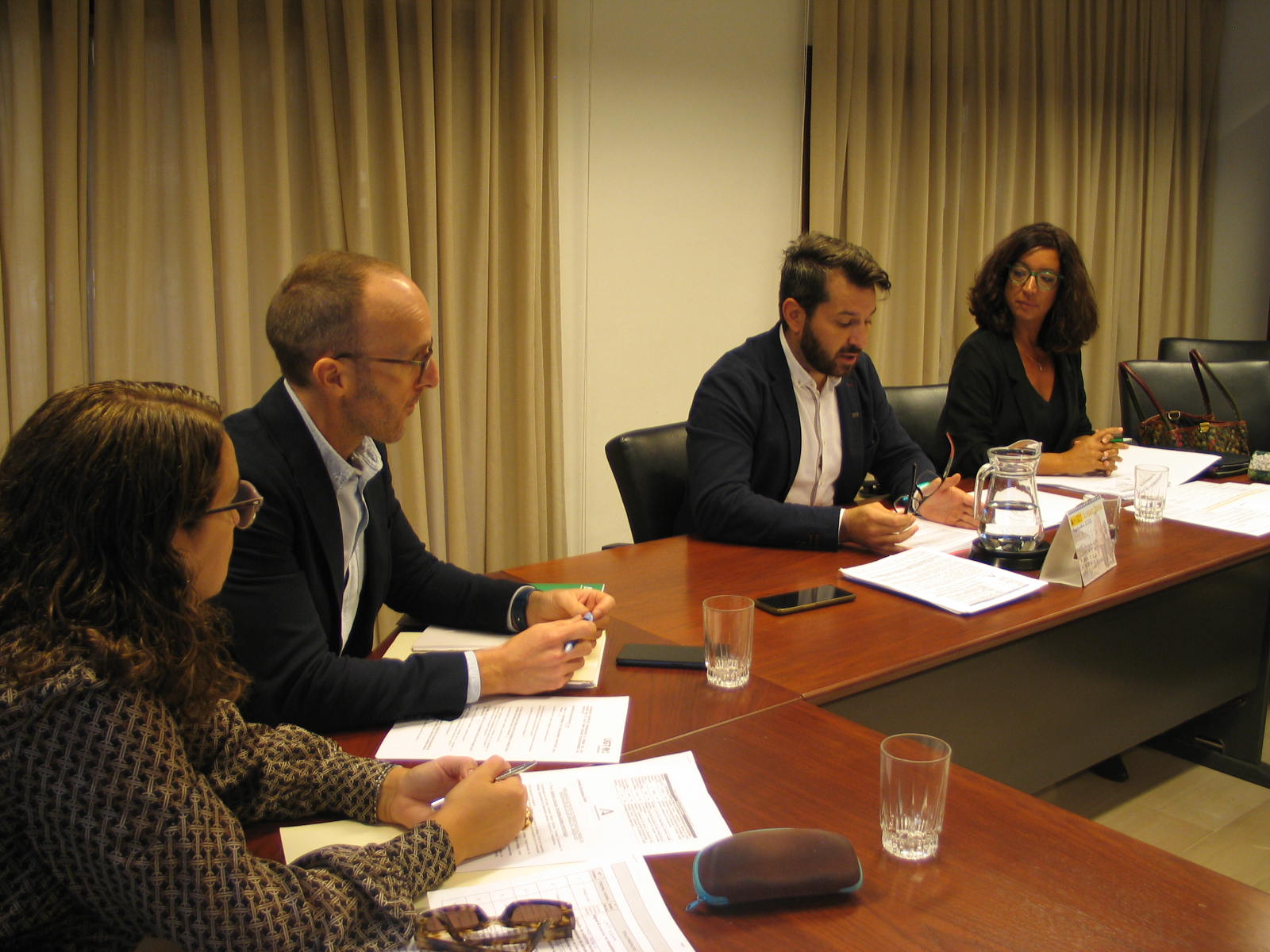 Algunos miembros del jurado del Premio durante la deliberación.