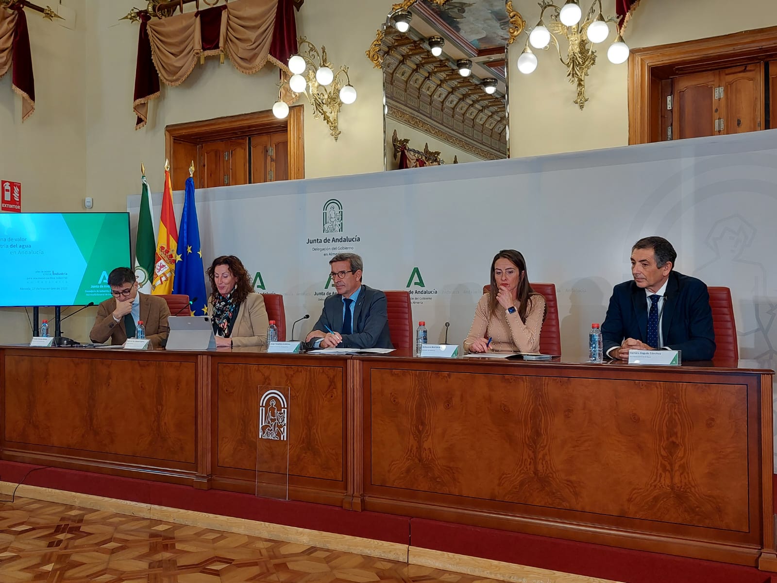 El consejero Jorge Paradela presenta en Almería el plan CRECE para la industria del agua en Andalucía.