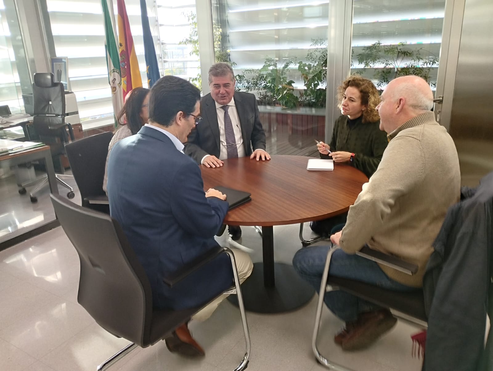 Reunión de Antonio Posadas con los organizadores del Congreso de Matemáticas