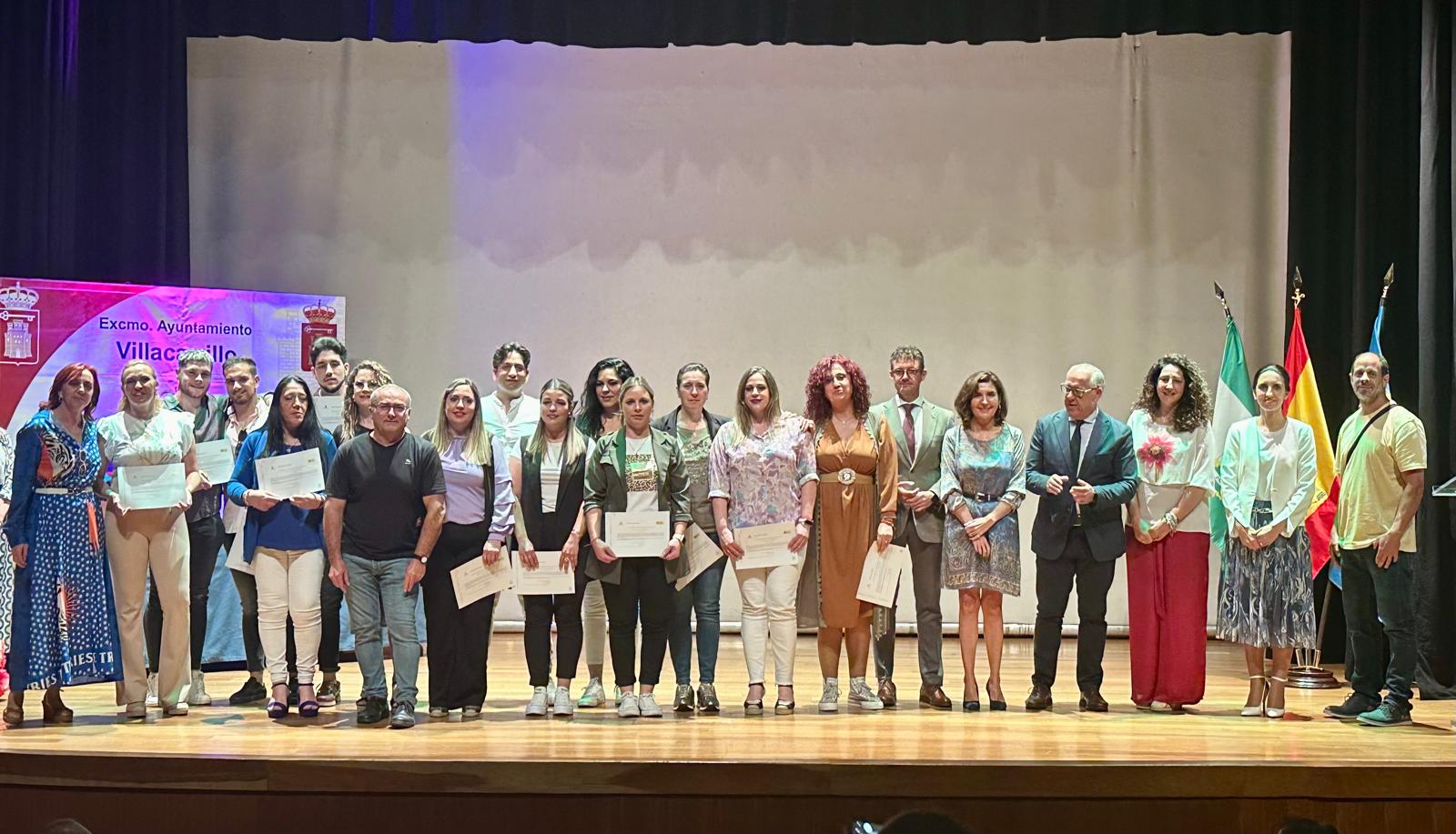 Rocío Blanco con los alumnos de albañilería de Villacarrillo, Jaén