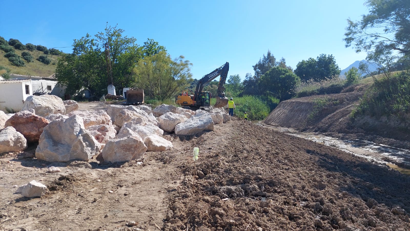 Actuación preventiva en cauce del Río Guadamenil