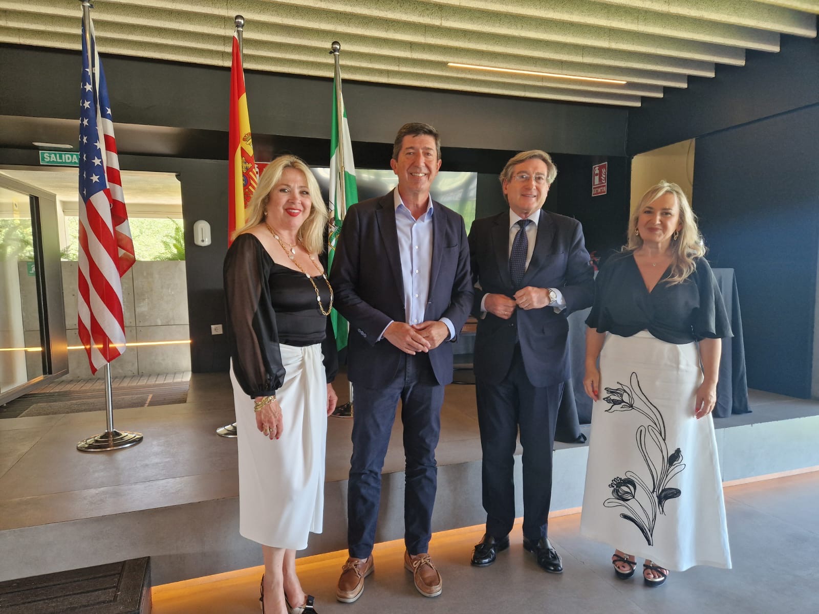 Mercedes Valdivia, presidente del Club Propeller Sevilla; Juan Marín, presidente del CES de Andalucía; Rafael Carmona, presidente del Puerto de Sevilla, y Ana Llopis, presidenta ejecutiva del Grupo Llopis