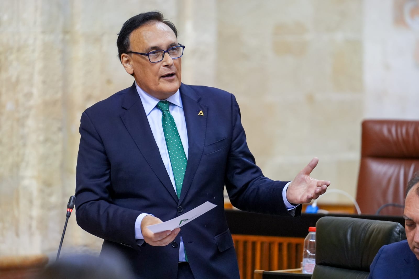 Villlamandos en el Pleno del Parlamento