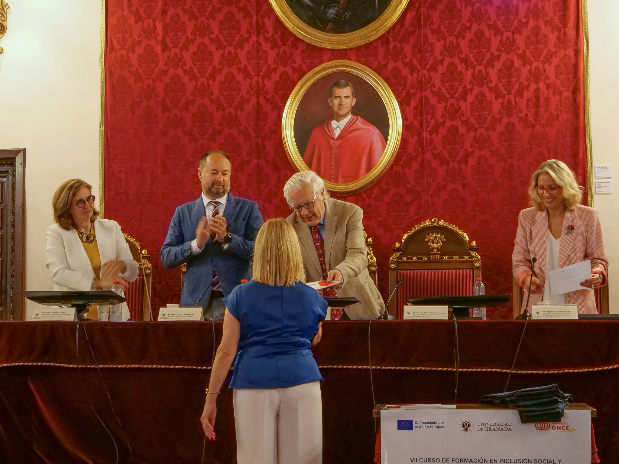 Ramón Herrera durante el acto de graduación celebrado en la UGR