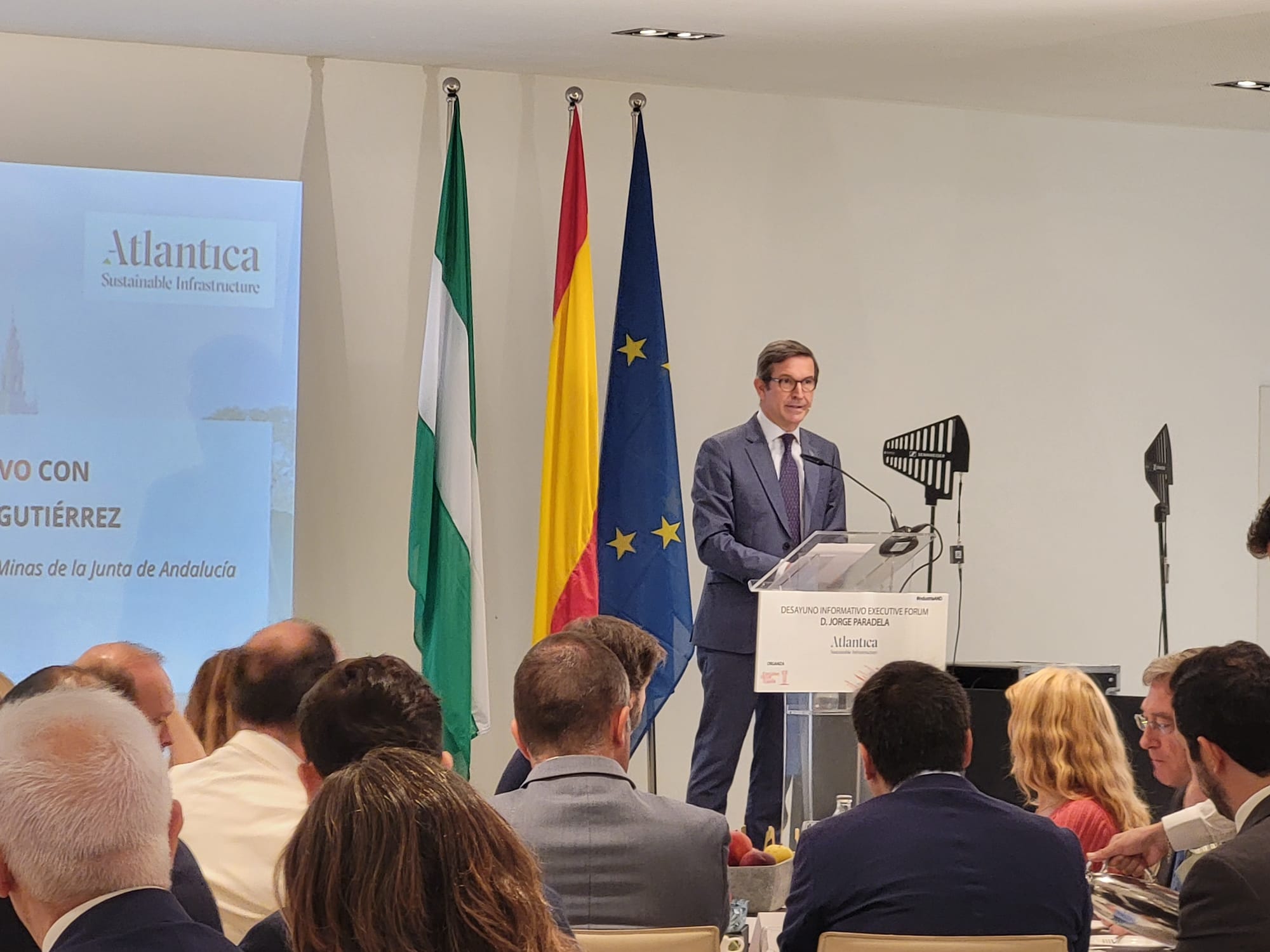 El consejero de Industria, Energía y Minas, Jorge Paradela, en el desayuno informativo de Executive Forum en Sevilla.