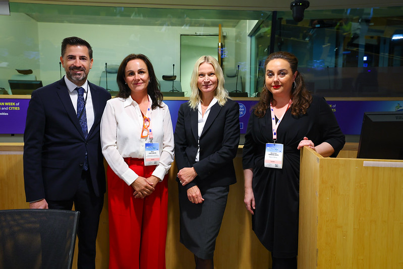 La secretaria general de Medio Ambiente y Cambio Climático, María López Sanchís, segunda por la izquierda. 