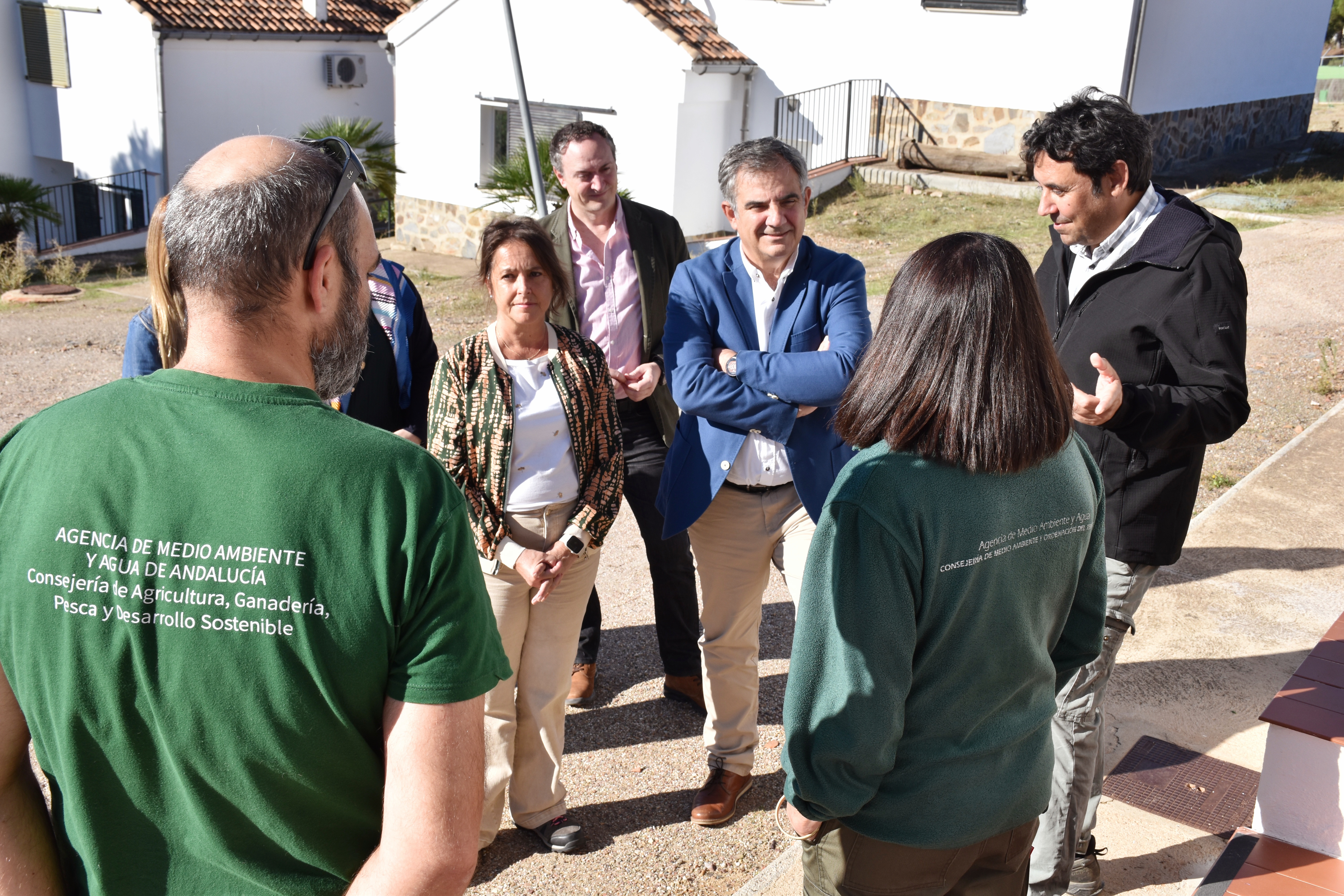 La consejera andaluza con el consejero murciano, en la Olivilla. 