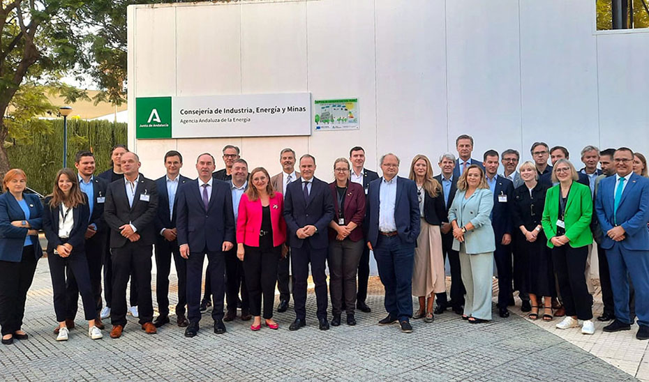 Una delegación de la región de Baviera, integrada por 30 personas, durante una visita a la Agencia Andaluza de la Energía.