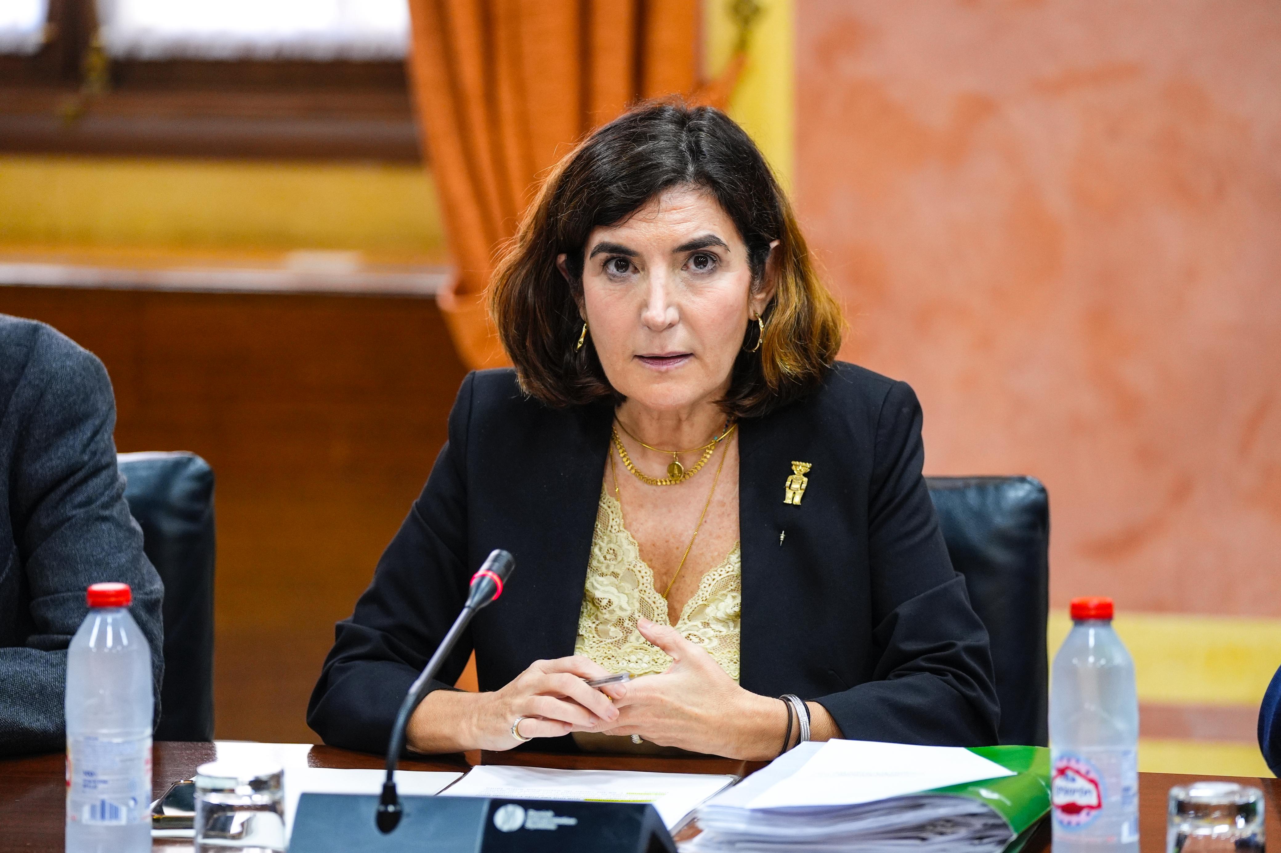 La consejera de Empleo, Rocío Blanco, durante su intervención en la comisión parlamentaria.