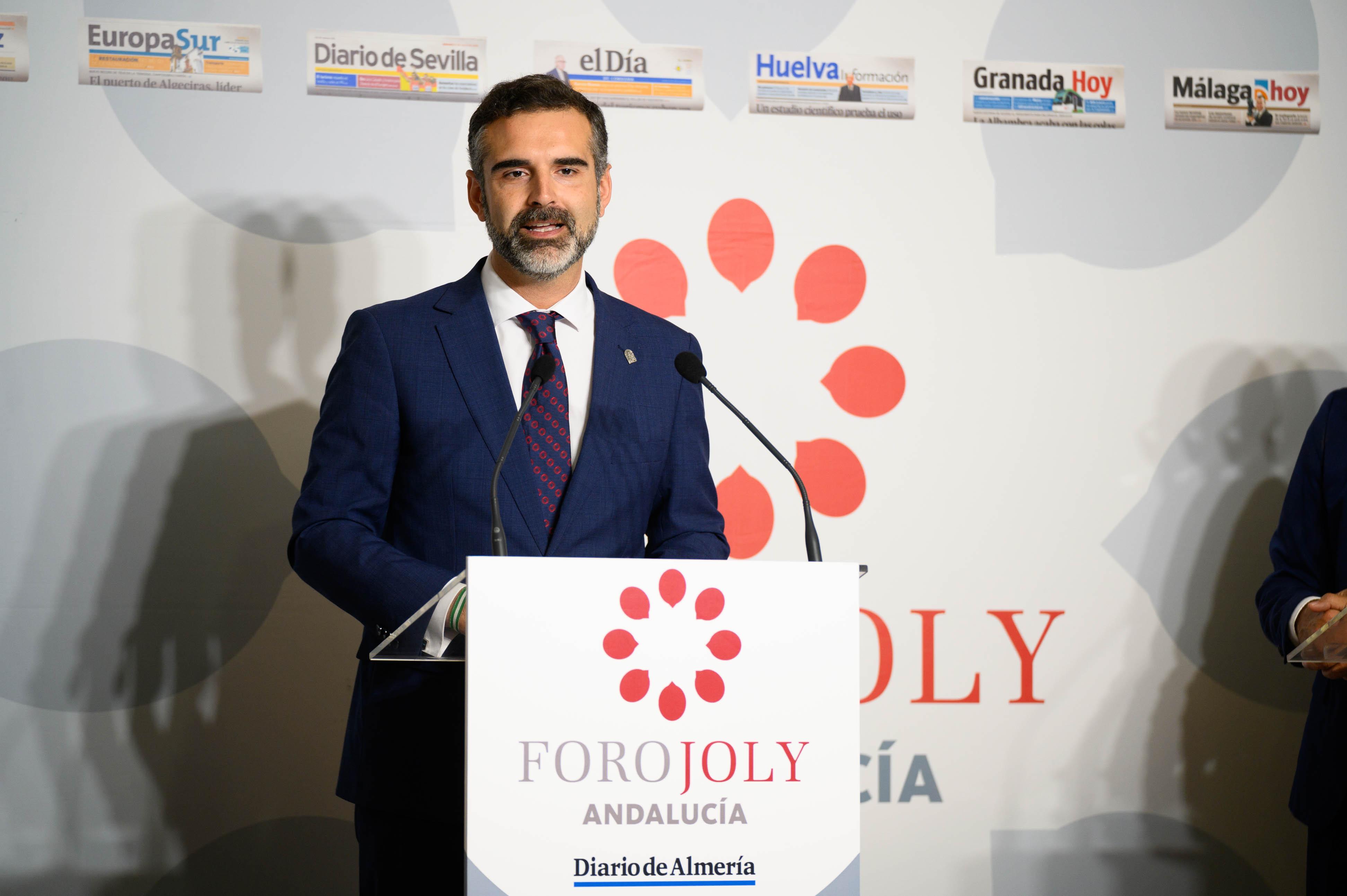 Fernández-Pacheco interviene en un desayuno informativo del Foro Joly