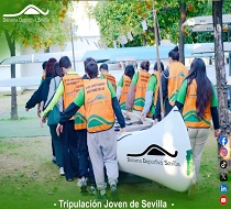 Jóvenes en el Club de Remo de Sevilla