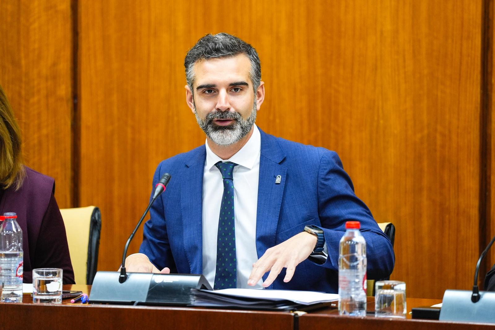 El consejero de Agricultura durante la comisión celebrada hoy en el Parlamento de Andalucía