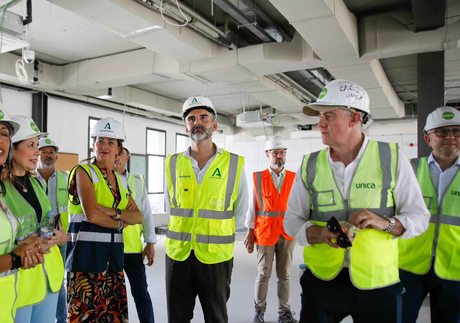 El consejero Ramón Fernández-Pacheco visita las futuras instalaciones del ‘UNICA Agribusiness Centre’ 