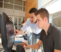 L especialidad que más destaca por graduados en Sanidad es Cuidados auxiliares de enfermería