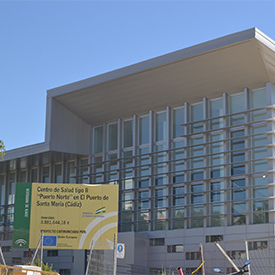 Fachada del Centro de salud tipo II “Puerta Norte” en el Puerto de Santa María