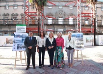 Imagen de la visita a las obras de recuperación del antiguo edificio de Hacienda, en la ciudad de Huelva